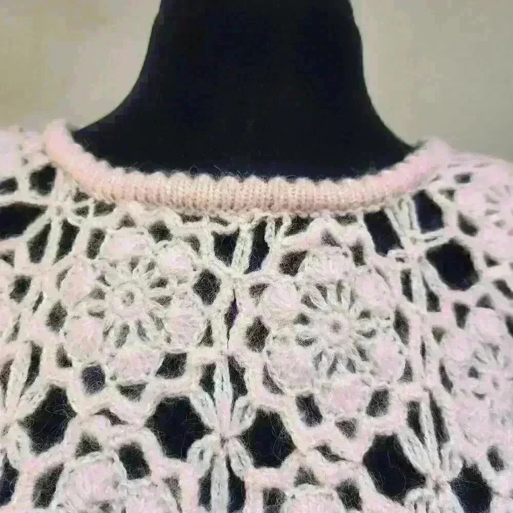 Vintage Marnie West Pink Medium Crochet Open‎ Front Neck Detail Pullover Sweater